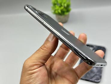 iphone red 7: IPhone 11 Pro, Б/у, 256 ГБ, Серебристый, Чехол, 76 % — 2