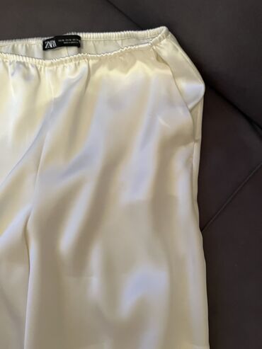 Sabo: Zara şort 
Oversize modeldir Xs s m l hamısına olur 
Az geyilib — 8