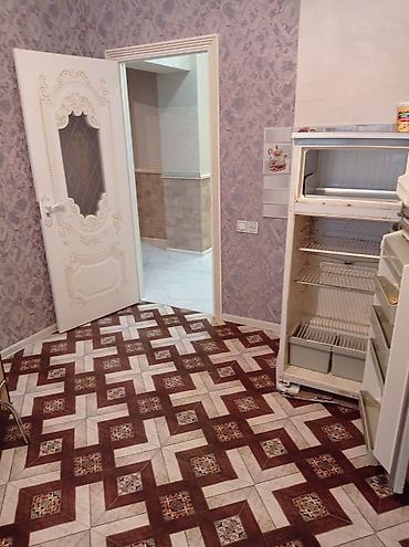 Mənzillər: Kirayə 3 otaqlı mənzil, giriş kalidor 6kv, holl 8kv studiya zal — 4