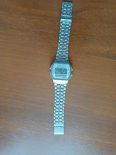 продам дешево: Продаю часы Casio в хорошем состоянии показывает время точно можно