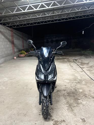 манипулятор бостери: Скутер Boss 150cc, черный - Двигатель: 4‑тактный карбюраторный, 50 — 1