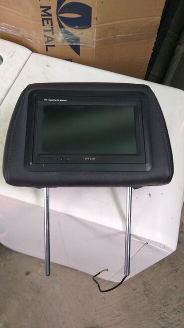 бумажное шоу на детский праздник: Монитор TFT LCD COLOR, интегрированный в автомобильный подголовник
