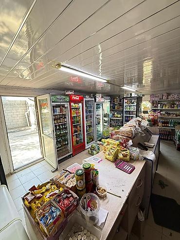 дом с бизнесом: 🏡 Продаётся участок 16 соток с двумя домами и действующим магазином — 8