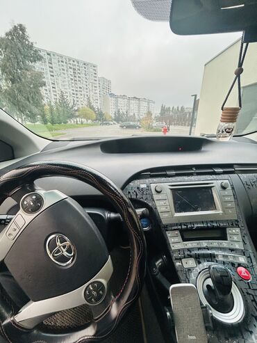 Toyota: Toyota Prius: 1.8 l | 2015 il Hetçbek — 8