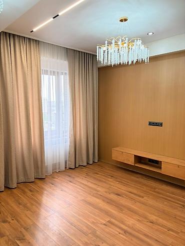 октябрьская: 3 комнаты, 70 м², Восток-5 мкр 10 этаж — 4