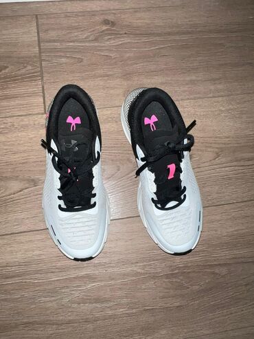 Кроссовки и спортивная обувь: Кроссовки, 37, Under Armour, Новый, цвет - Белый, Самовывоз