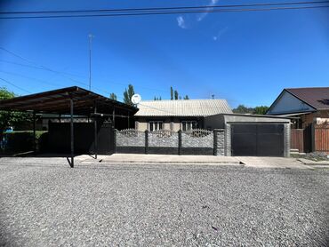 продаю дом под бизнес кызыл аскер бишкеке: Дом, 100 м², 4 комнаты, Собственник, Евроремонт