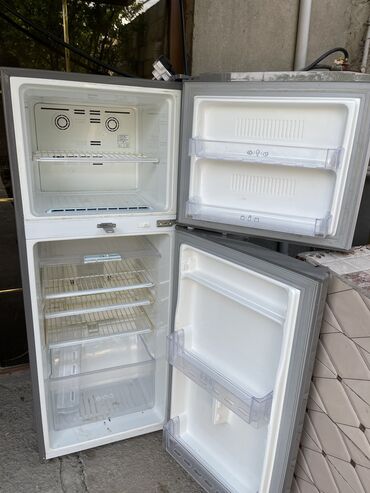 Ət çəkən maşınlar: İşlənmiş 2 qapılı LG Soyuducu Satılır, rəng - Boz