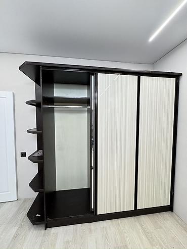 Купе шкафтар: Купе шкаф, Колдонулган, Күзгүсү менен, ЛДСП — 4