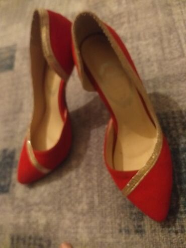 женские свадебные белые туфли: Туфли 35, цвет - Красный