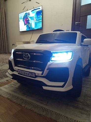 Uşaq üçün elektrik maşınları: Uşaq elektrik avtomobili – SUV tipli model - Korpusu ağ rəngdə, geniş — 3