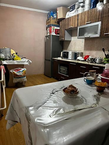 Продажа коттеджей и домов: Продаётся частный дом с большим крытым двором-навесом. Продоется дом — 4