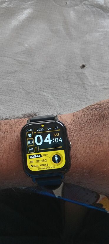 islenmis dondurma soyuduculari: İşlənmiş, Smart saat, Sensor ekran, rəng - Qara