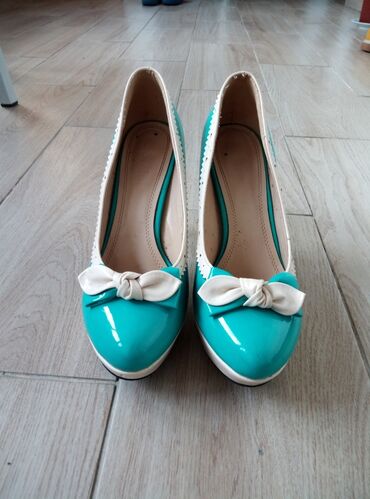 Personal Items: Pumps, 40