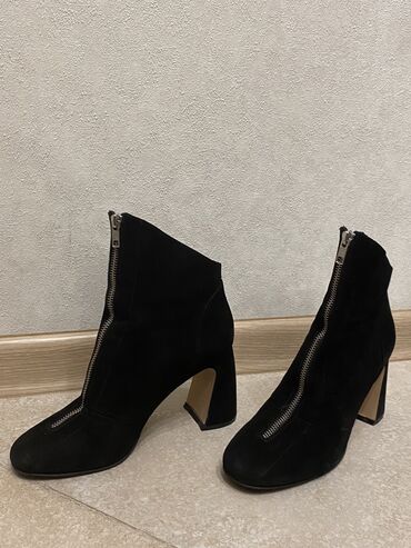 Женская обувь: Туфли 39, цвет - Черный