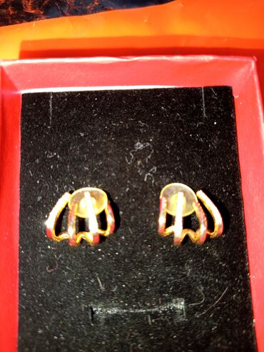 Kəmərlər: Qızılı rəngdə, daşlı qadın sırğası - Model: qulağı qismən qucaqlayan U — 22