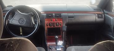 mercedes e220 cdi: Mercedes-Benz E 220: 2.2 l | 1998 il Sedan — 1