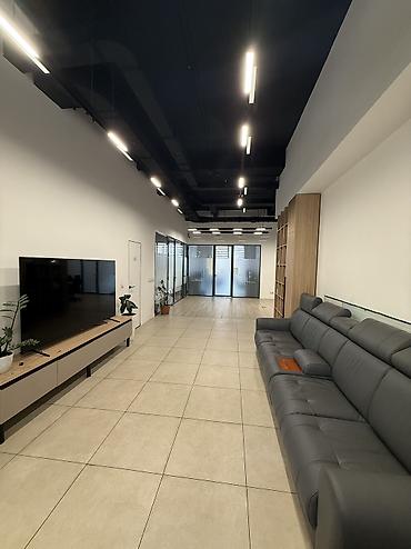 ихлас: Продажа офисов 186 м², С ремонтом, Многоэтажное здание, 1 этаж — 1