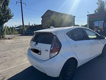 toyota prius: Toyota Prius C: 2016 г., 1.5 л, Автомат, Гибрид, Хэтчбэк — 4