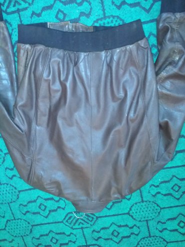 Kurtkalar: Kişi üçün kurtqa satılır. Yaxşı vəziyyətdədir. Qiyməti 45 azn. Şəhər — 2