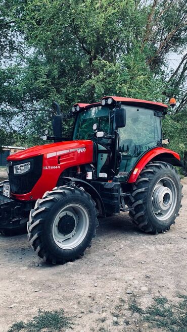 купить аккумулятор для авто в бишкеке: Мощный трактор YTO1104 NLY-s красного цвета. Эта модель оснащена