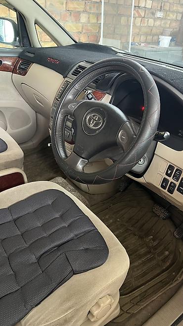 Toyota: Toyota Ipsum: 2001 г., 2.4 л, Автомат, Бензин, Минивэн — 7