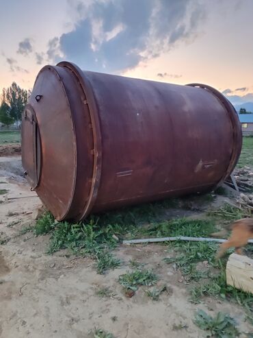 питомник розы: Бочка шестерня сатылат, толщинасы 4мм, примерно 20 куб, баасы 150000