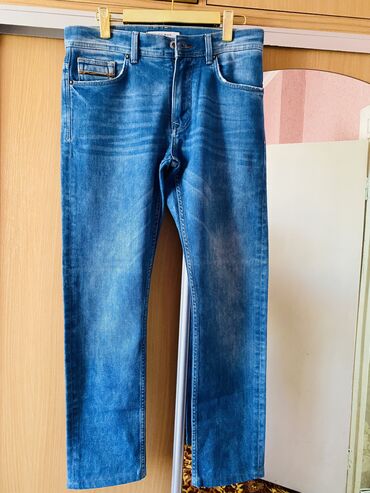 мужская джинсы: Джинсы M (EU 38), цвет - Голубой