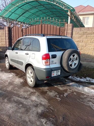 Toyota: Toyota RAV4: 2001 г., 2 л, Автомат, Бензин, Кроссовер