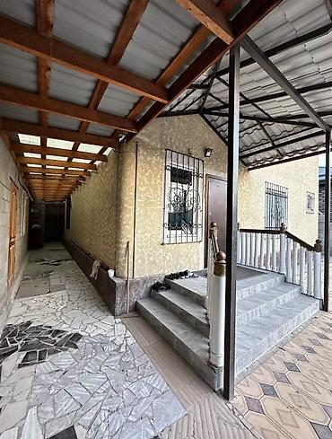 Продажа коттеджей и домов: Продается дом ж/м Биримдик-Кут Площадь дома 156 кВ.м Количество — 5