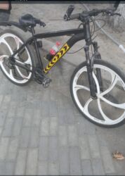 qizlara velosiped: MTB tipli velosiped - Güclü alüminium gövdə, idman üslubunda qara