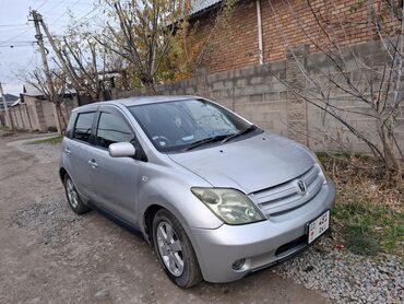 Toyota: Toyota ist: 2003 г., 1.5 л, Автомат, Бензин, Хэтчбэк