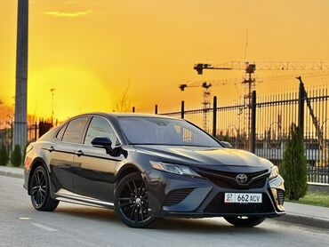срочно в связи с переездом: Toyota Camry: 2019 г., 2.5 л, Автомат, Бензин, Седан