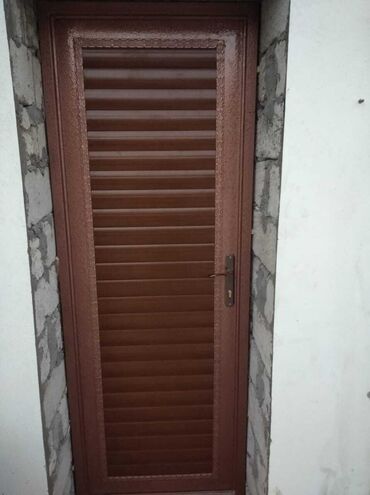 бронированные двери стеклянные: 🚪✨ Kalitka Əl Qapısı – Avtomatik Jalyüz Panjur ilə