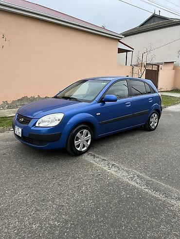 Kia: Kia Rio hatchback - Kuzov: 5 qapılı hatchback, mavi rəng - Mühərrik — 2