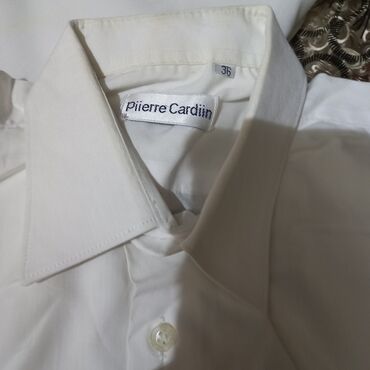 Köynəklər: Tam teze o vaxti xaricden alinmiş qedimi saruçkalar satilir. O — 9