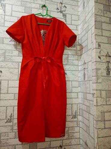 красная платья: Вечернее платье