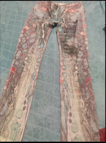 Paltolar: Satilir ucuz giymete 10manat Uwag paltari 1 manata — 14