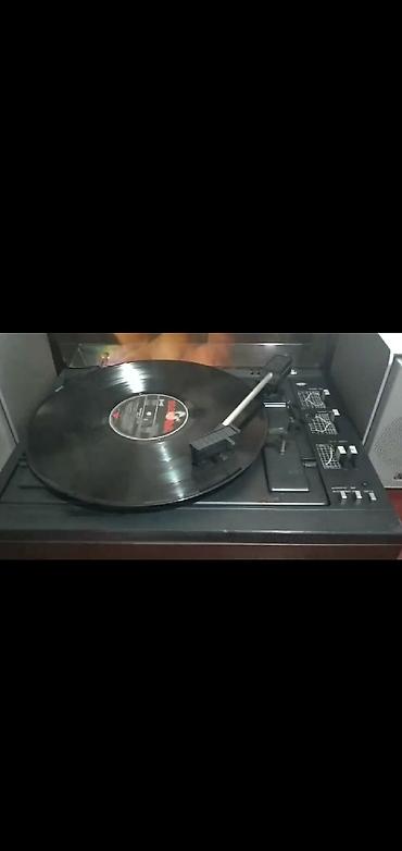 Musiqi mərkəzləri: Elektrofon Radiotexnika 302 əla vəziyyətdədir kolonkasiz satılır 80 — 2