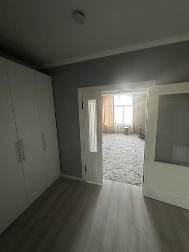 гостиница 10 мкр: 1 комната, 40 м², Индивидуалка, 6 этаж, Дизайнерский ремонт — 1