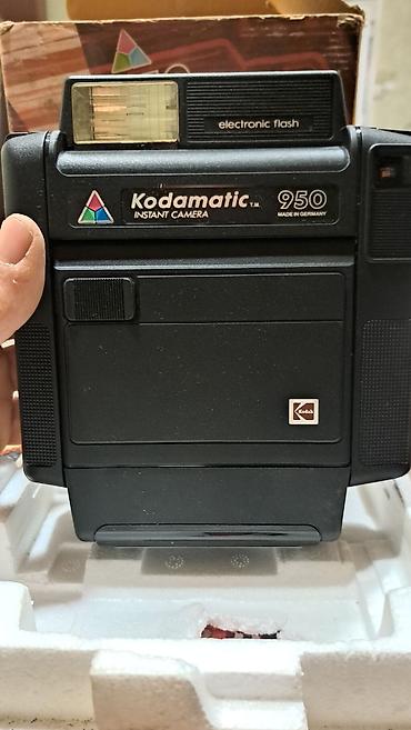 pişik şəkilləri çəkmək: Kodak Kodamatic 950 və Polaroid 636 Closeup ani fotoaparatlar - Kodak — 5