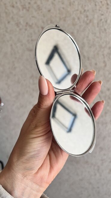 Часы для дома: Сувениры из Египта Зеркальце 250 сом. Магниты по 150 сом. Арафатка — 5