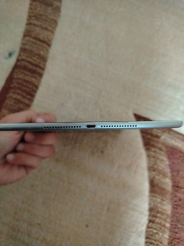 aple: Apple iPad planşet - Model: Apple iPad (Home düyməli versiya, Space — 2