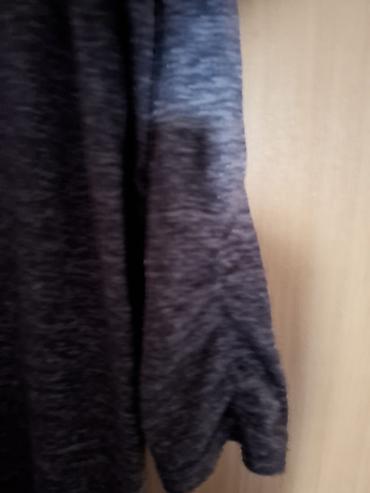 ecco 40: Ženska bluza Bershka - Model: lagana, ravnog kroja sa blago spuštenim — 2