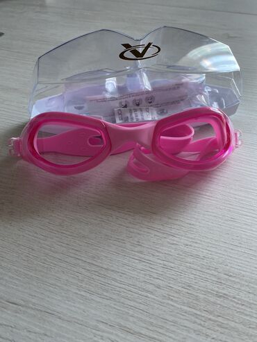 защитные очки: Очки для плавания.Новые.Цена 200 сом