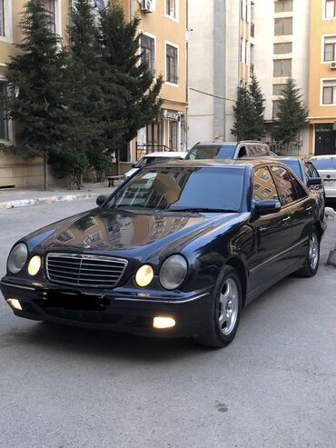 c 200 mercedes: Mercedes-Benz E 220: 2.2 l | 1999 il Sedan