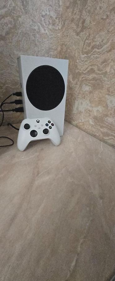 xbox seri s: Xbox Series S oyun konsolu + orijinal simsiz nəzarətçi - Kompakt ağ — 3