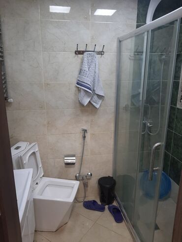 Uzunmüddətli kirayə mənzillər: Kirayə mənzil – tam mebelli və texnikalı Ünvan/yer: Şəkillərdə — 12