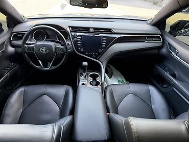 jeep compas: Toyota Camry: 2017 г., 2.5 л, Автомат, Бензин, Седан — 2
