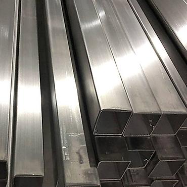 ЕвразМеталлКомплект реализует продукцию Квадратные нержавеющие трубы